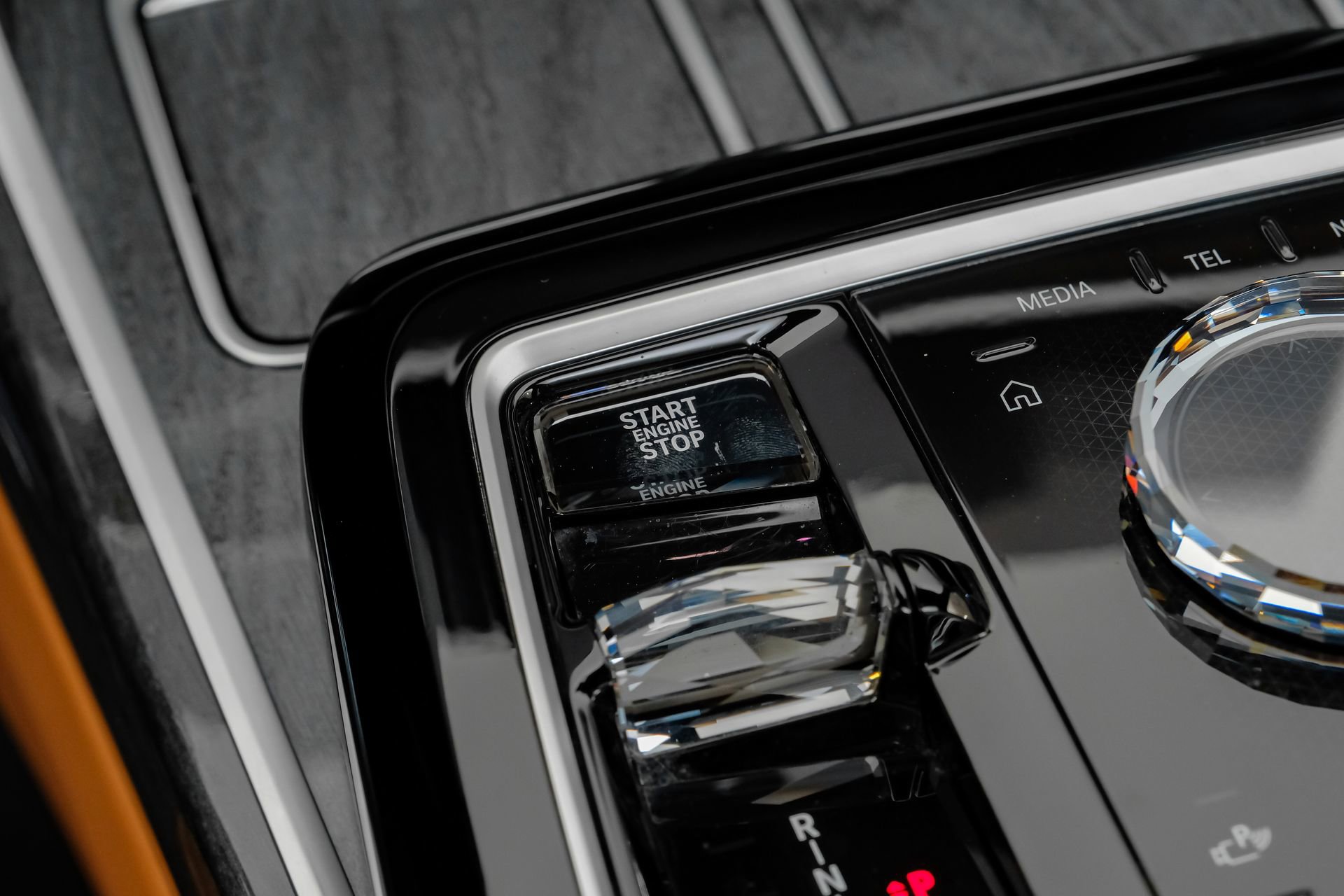 Used 2023 BMW 740i image 25