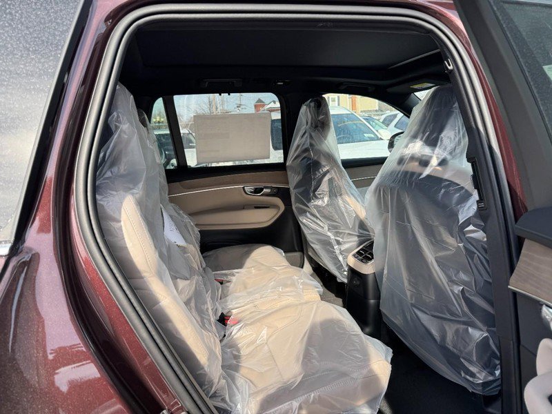 New 2026 Volvo XC90 T8 Ultra w/ Protection Package Premier image 5