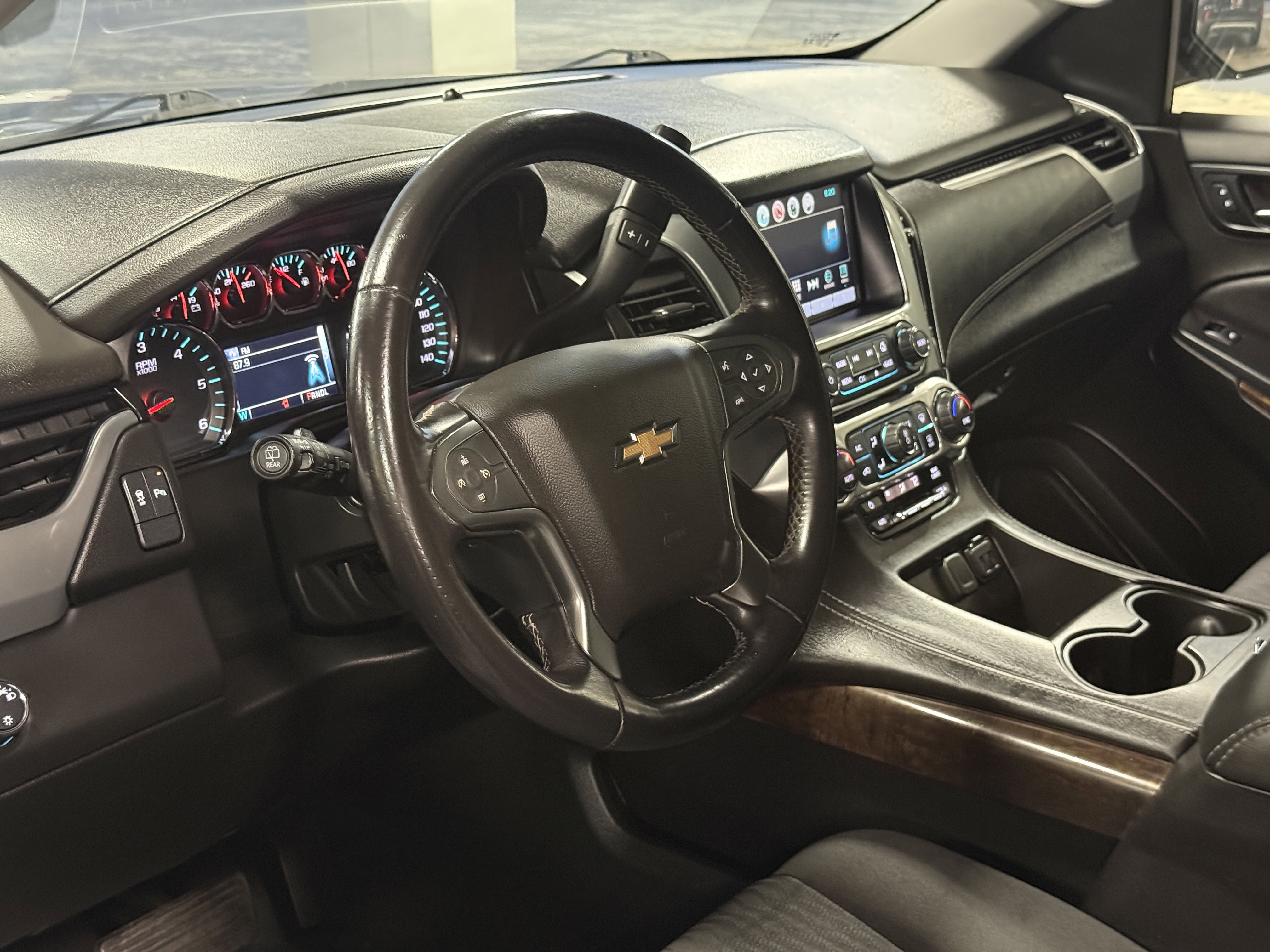 Used 2020 Chevrolet Suburban LS image 12
