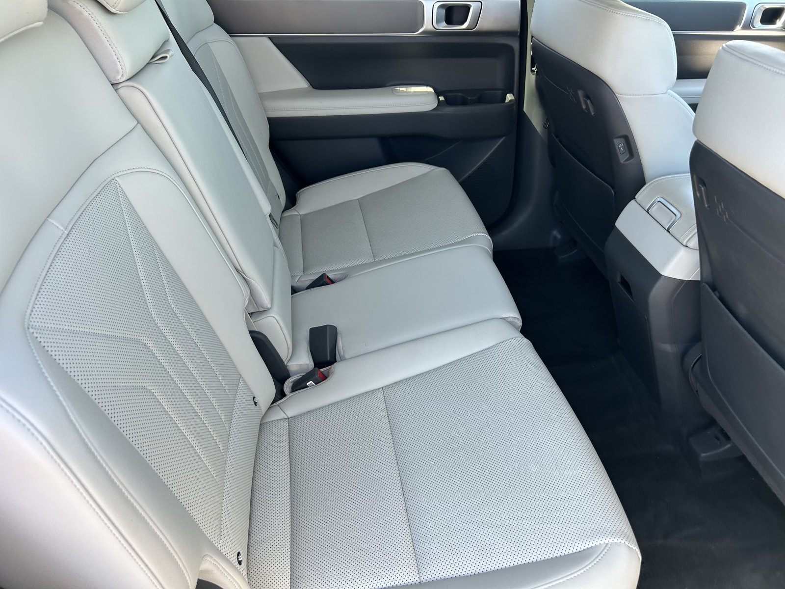 Used 2024 Hyundai Santa Fe SEL FWD image 13