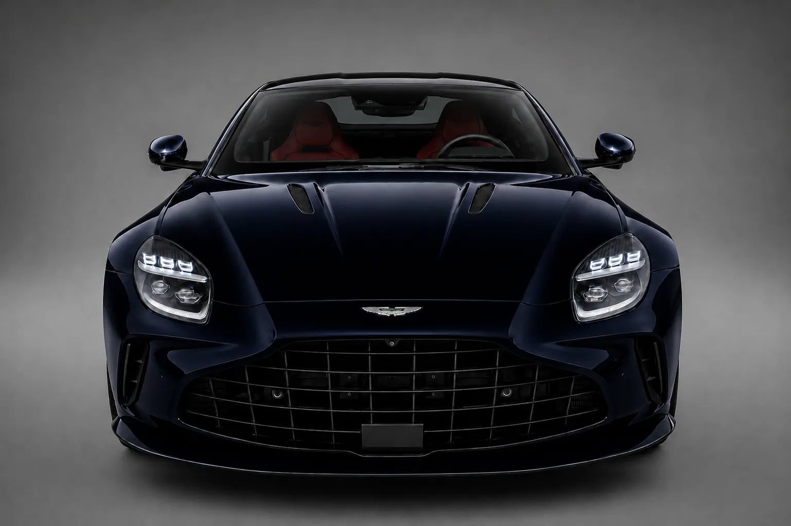 Used 2025 Aston Martin V8 Vantage Coupe RWD image 5