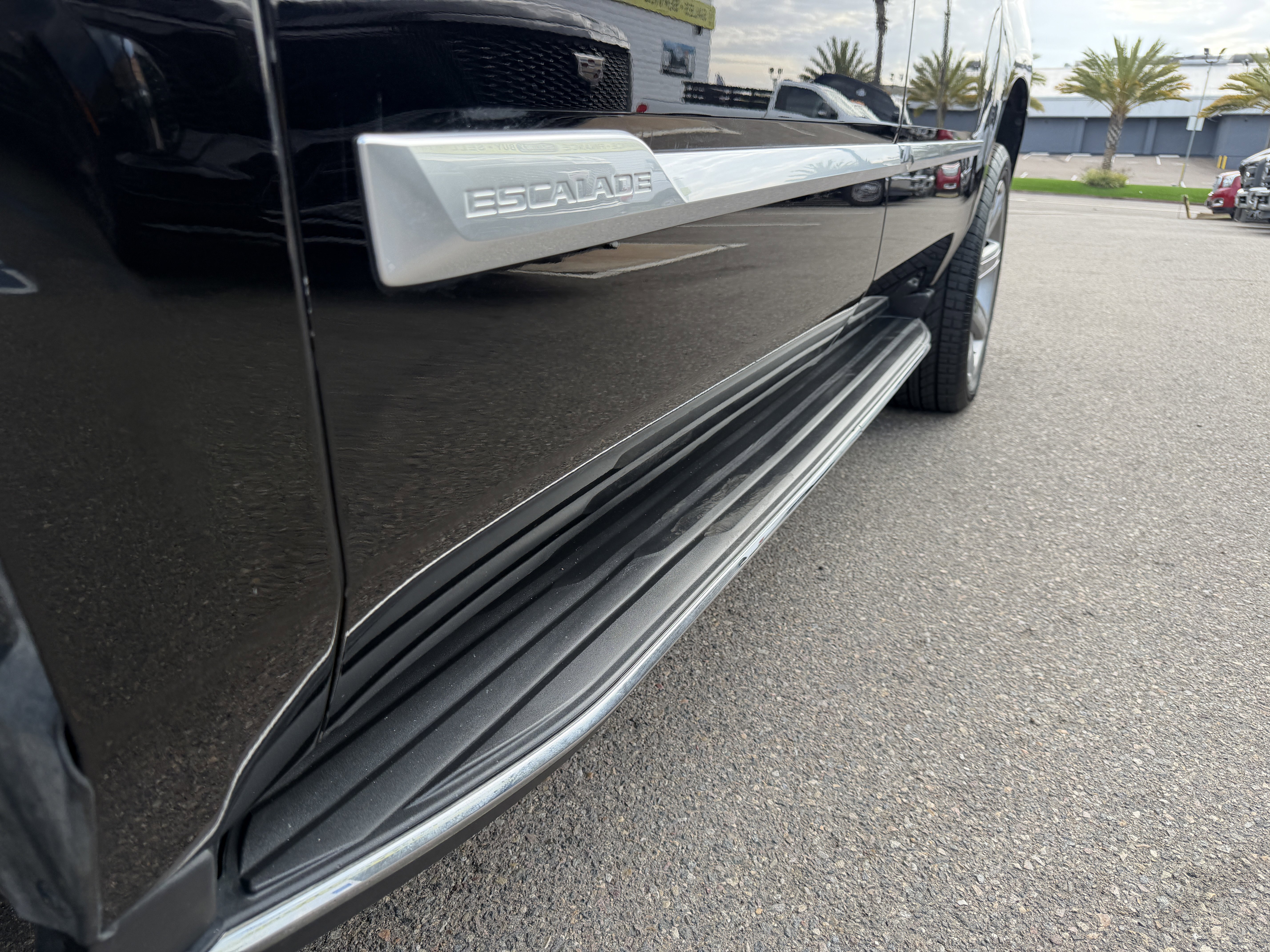 Used 2019 Cadillac Escalade ESV Luxury RWD image 9
