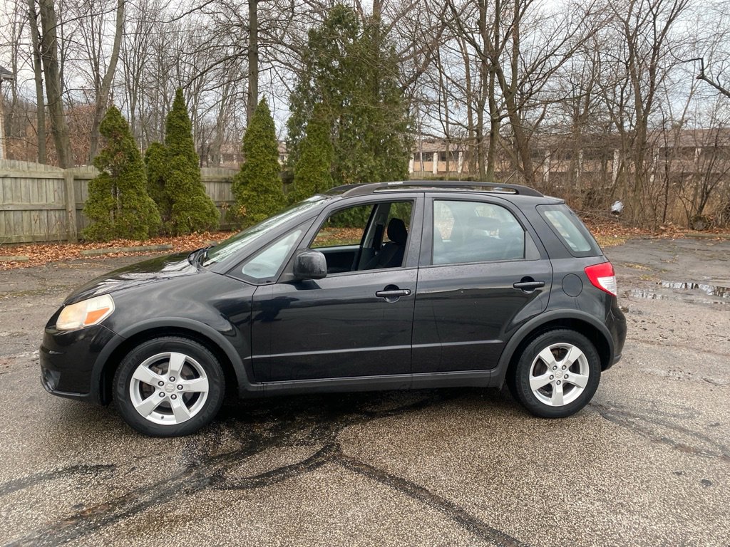 Used 2012 Suzuki SX4 AWD Hatchback image 2