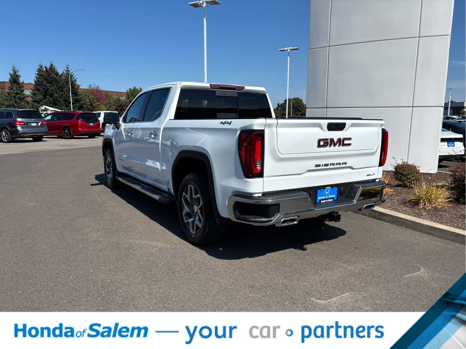 Used 2026 GMC Sierra 1500 SLT w/ SLT Premium Package AWD/4WD image 4