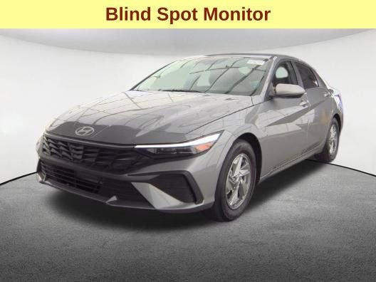 Used 2026 Hyundai Elantra SE image 4