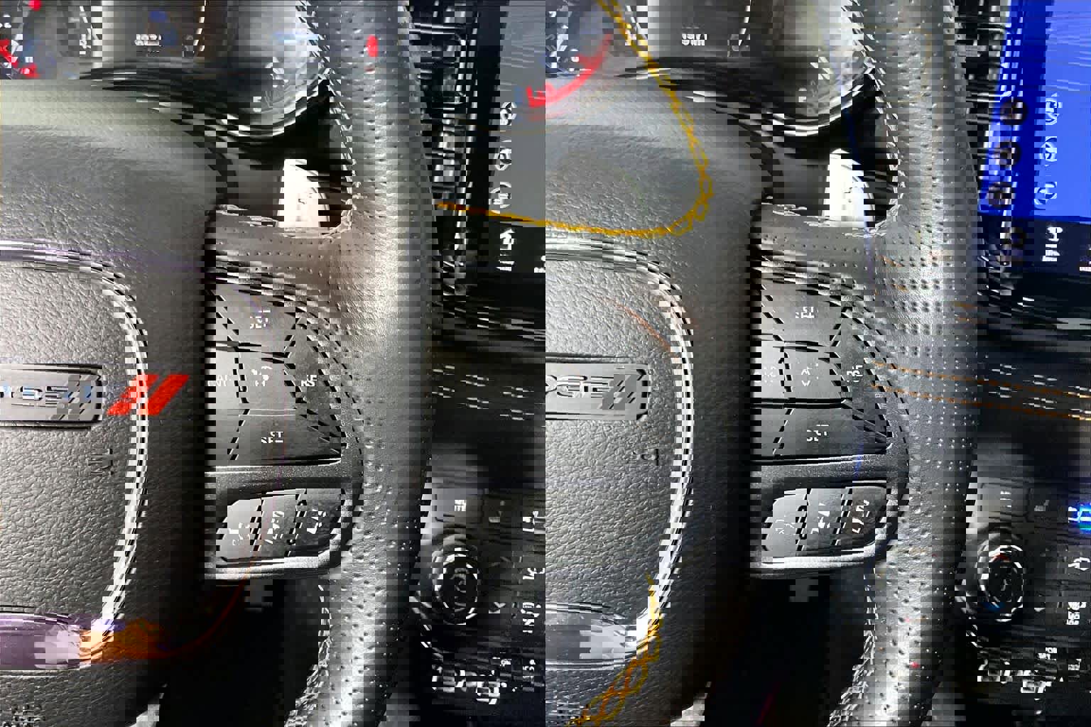 Used 2023 Dodge Durango R/T w/ Hemi Orange Plus Package RWD image 24