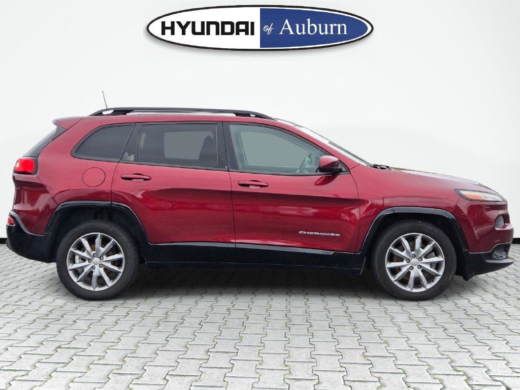 Used 2018 Jeep Cherokee Latitude FWD image 4