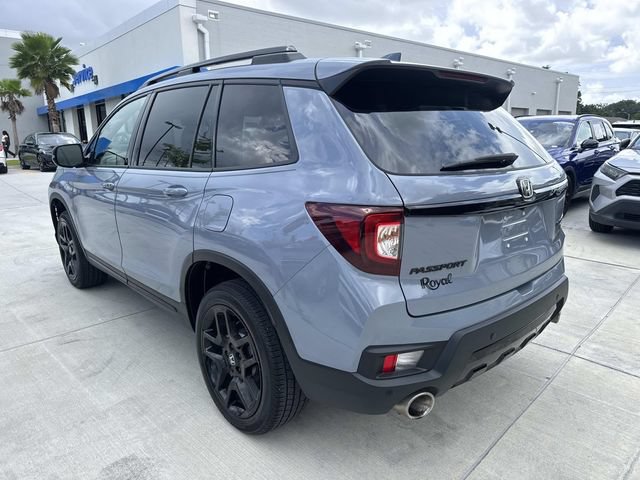 Certified 2025 Honda Passport Black Edition image 5