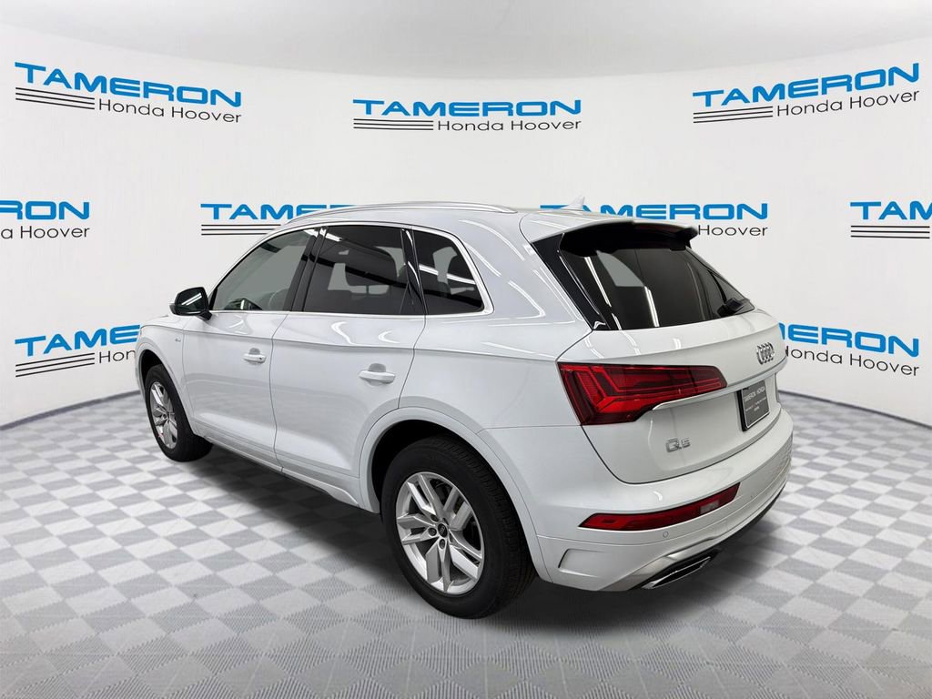 Used 2023 Audi Q5 2.0T Premium w/ Convenience Package AWD/4WD image 3