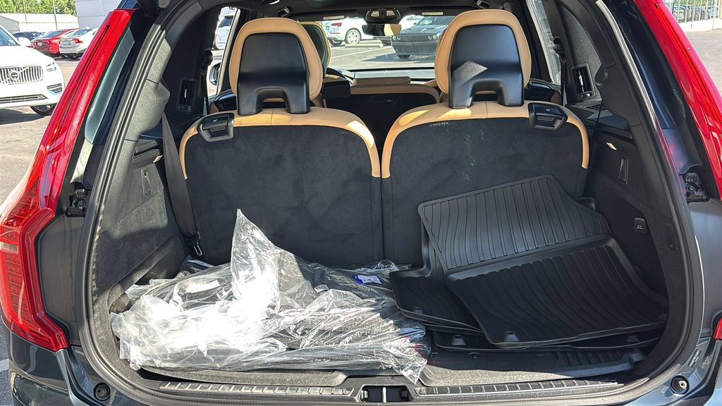 Used 2025 Volvo XC90 T8 Ultra w/ Protection Package Premier AWD/4WD image 30