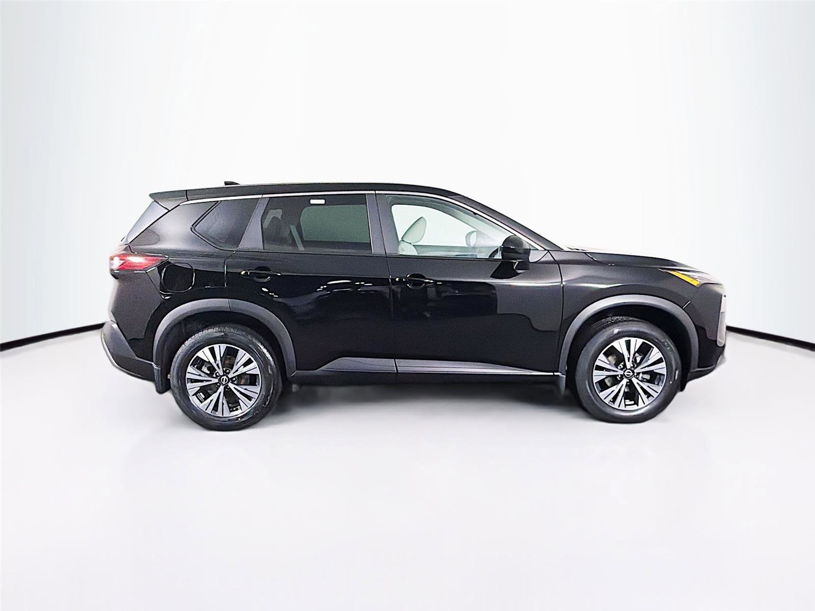 Used 2023 Nissan Rogue SV AWD/4WD image 8