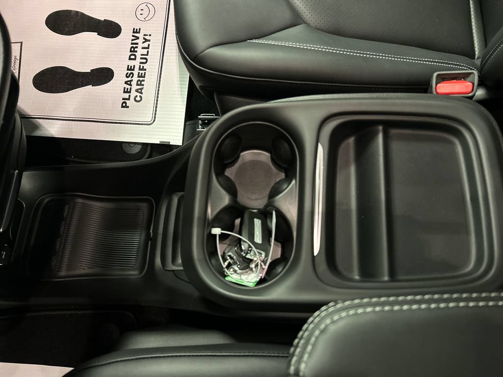 New 2027 Chrysler Pacifica Select w/ Family Tech Group FWD image 19