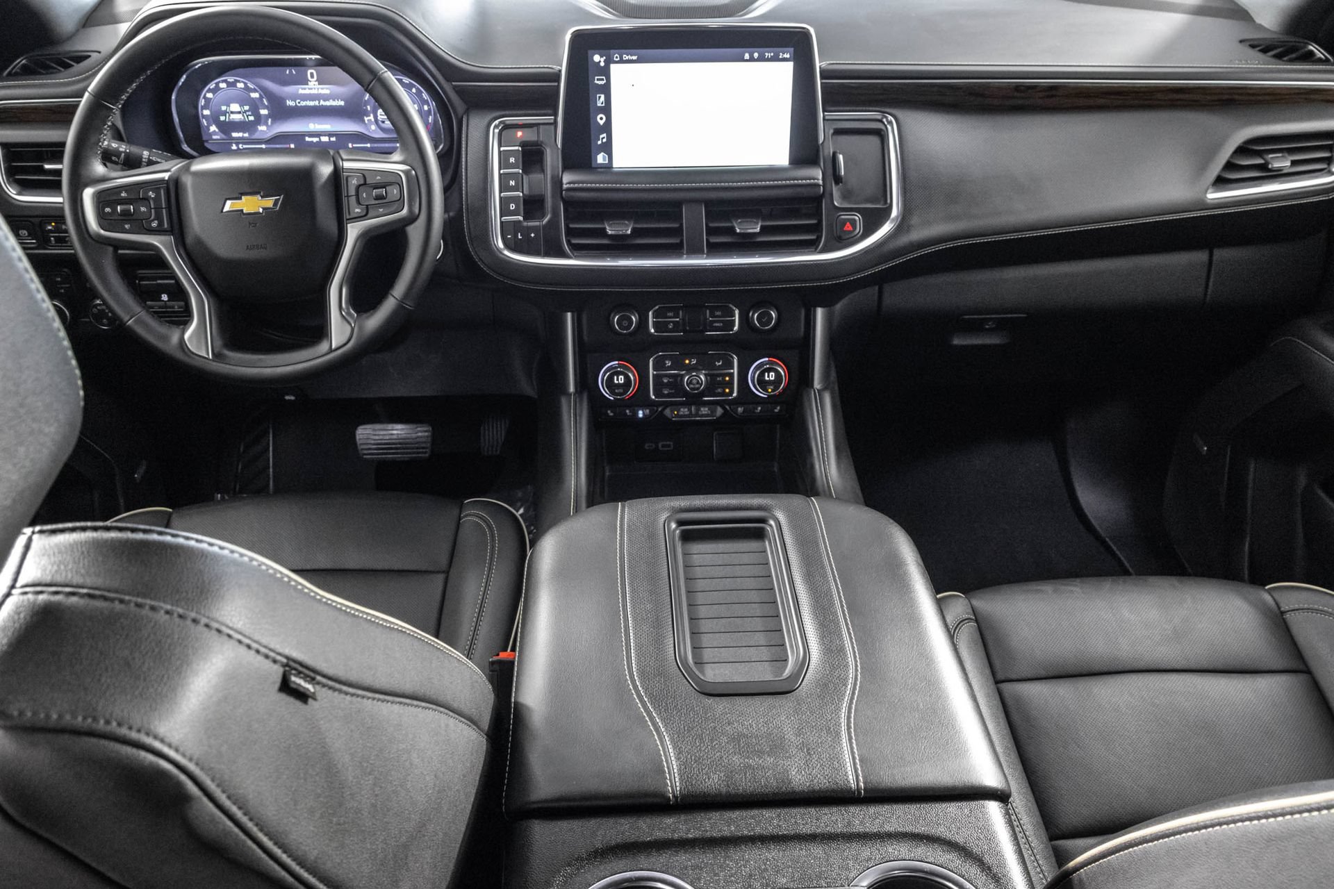 Used 2024 Chevrolet Suburban Premier w/ Premium Package AWD/4WD image 22