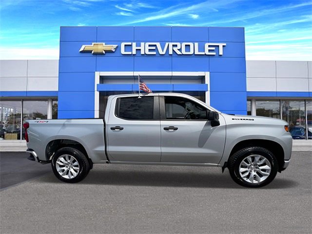 Certified 2022 Chevrolet Silverado 1500 Custom w/ LPO, Dark Essentials Package image 3