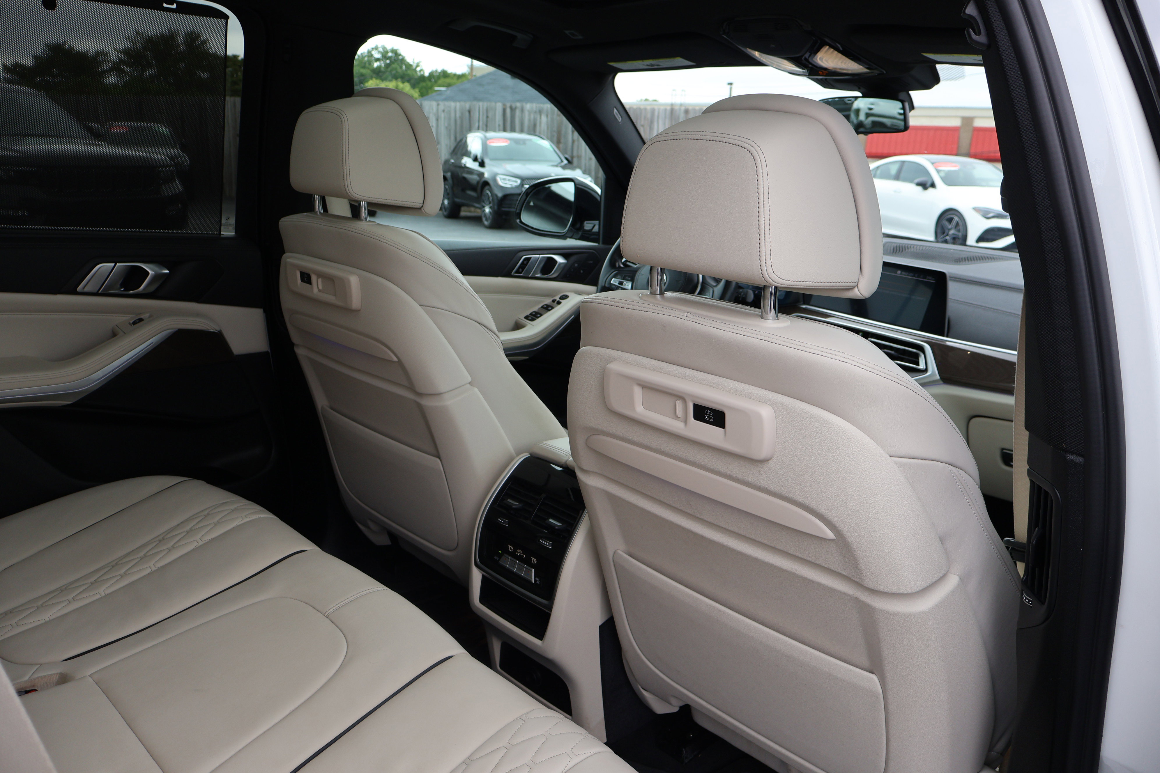 Used 2023 BMW X5 xDrive40i w/ Executive Package AWD/4WD image 25