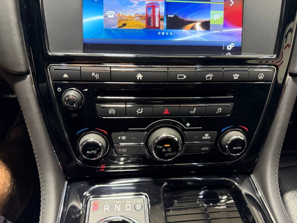 Used 2016 Jaguar XJ RWD image 16