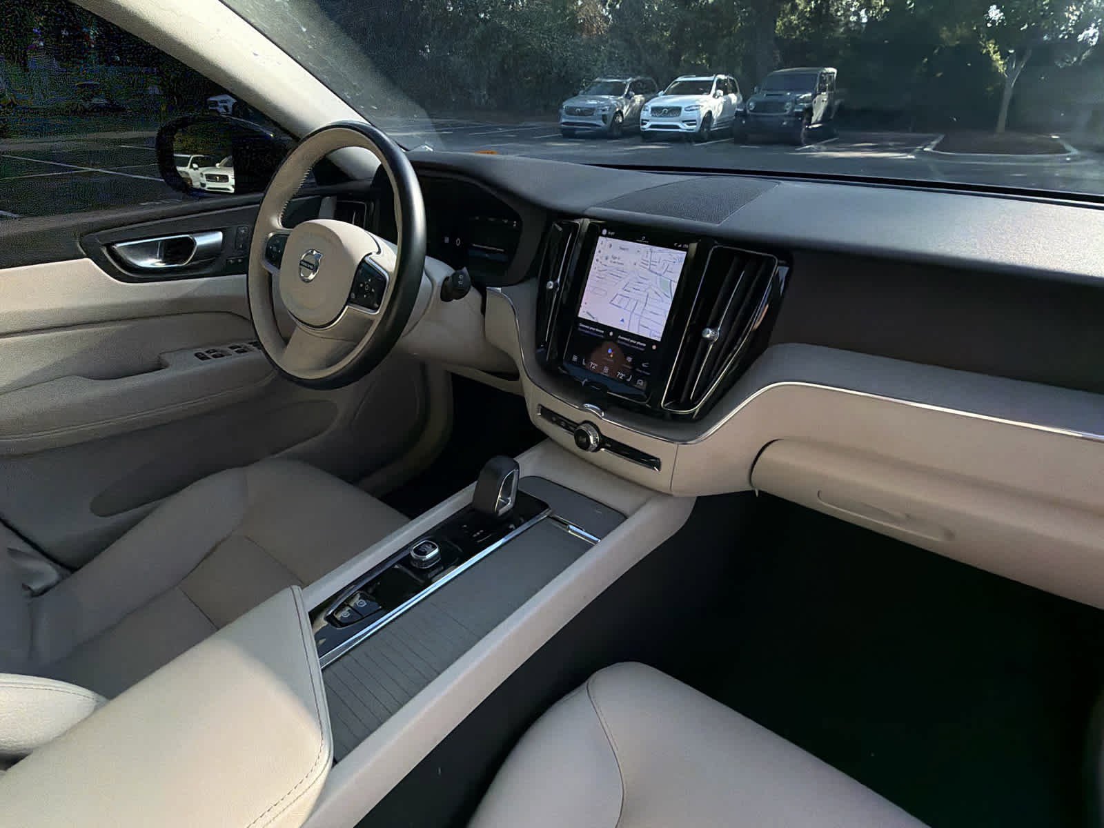 Used 2024 Volvo XC60 B5 Plus w/ Protection Package Premier AWD/4WD image 19