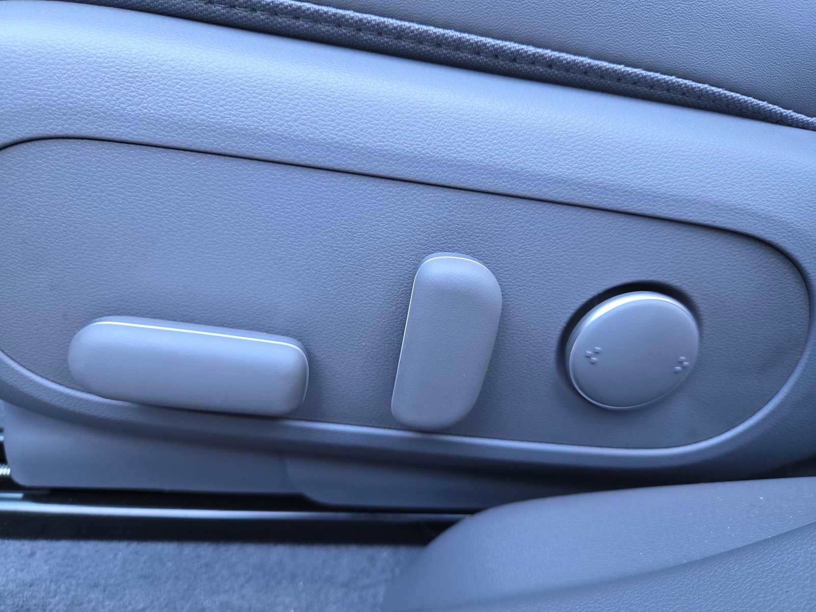 New 2026 Hyundai Ioniq 5 SEL image 18