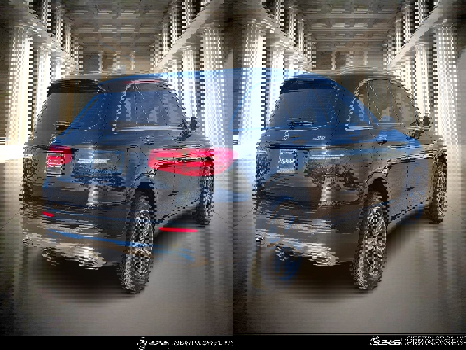 Used 2019 Mercedes-Benz GLC 300 4MATIC image 4