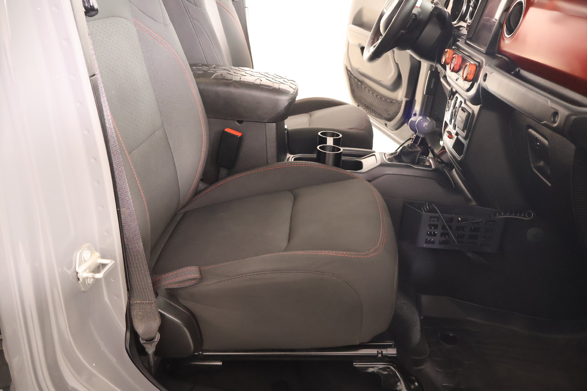 Used 2023 Jeep Gladiator Rubicon w/ Cold Weather Group AWD/4WD image 14