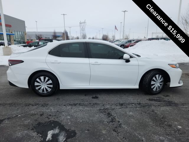 Used 2022 Toyota Camry LE FWD image 9