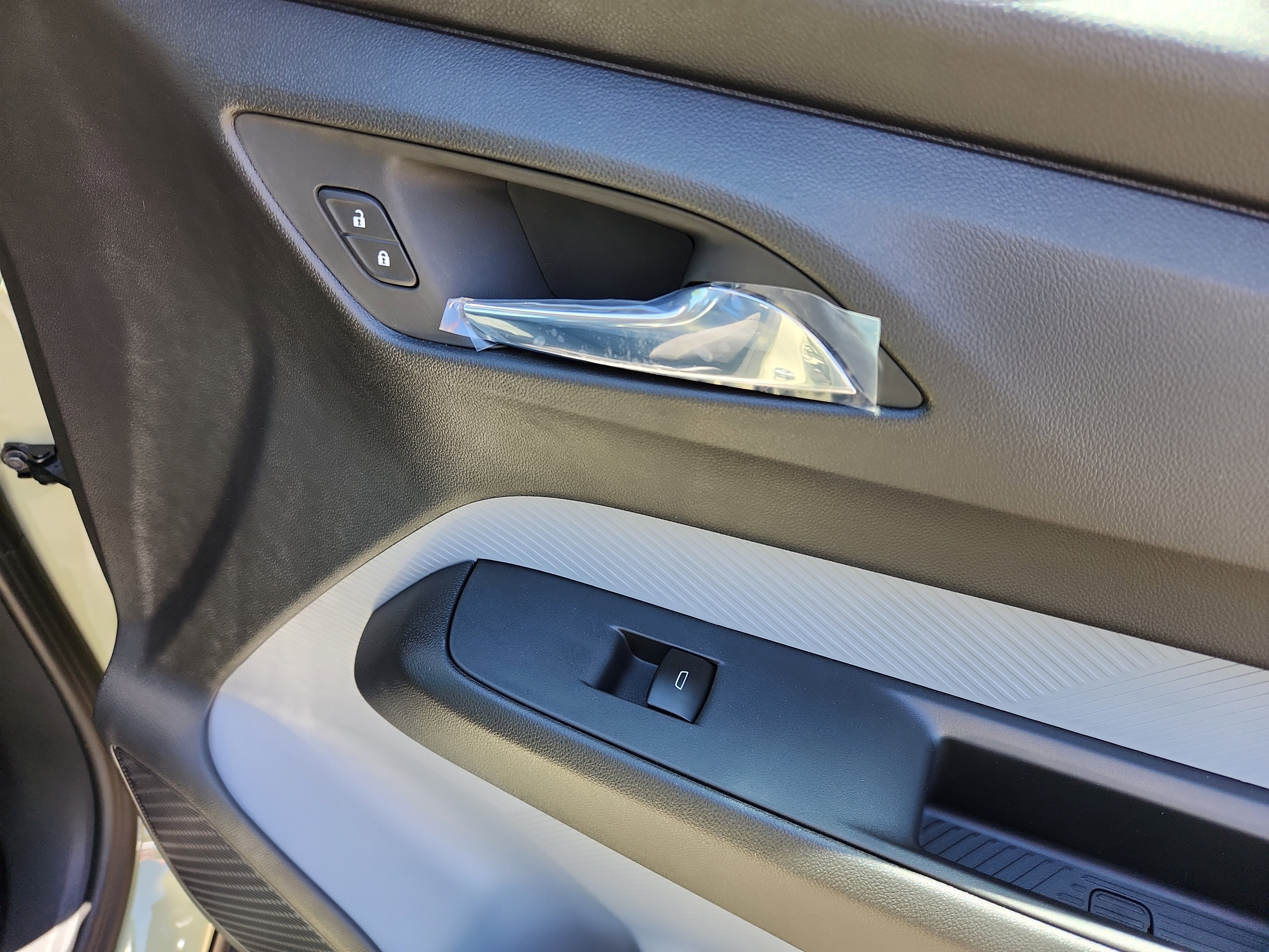 New 2027 Chevrolet Bolt LT w/ Comfort Package FWD image 25