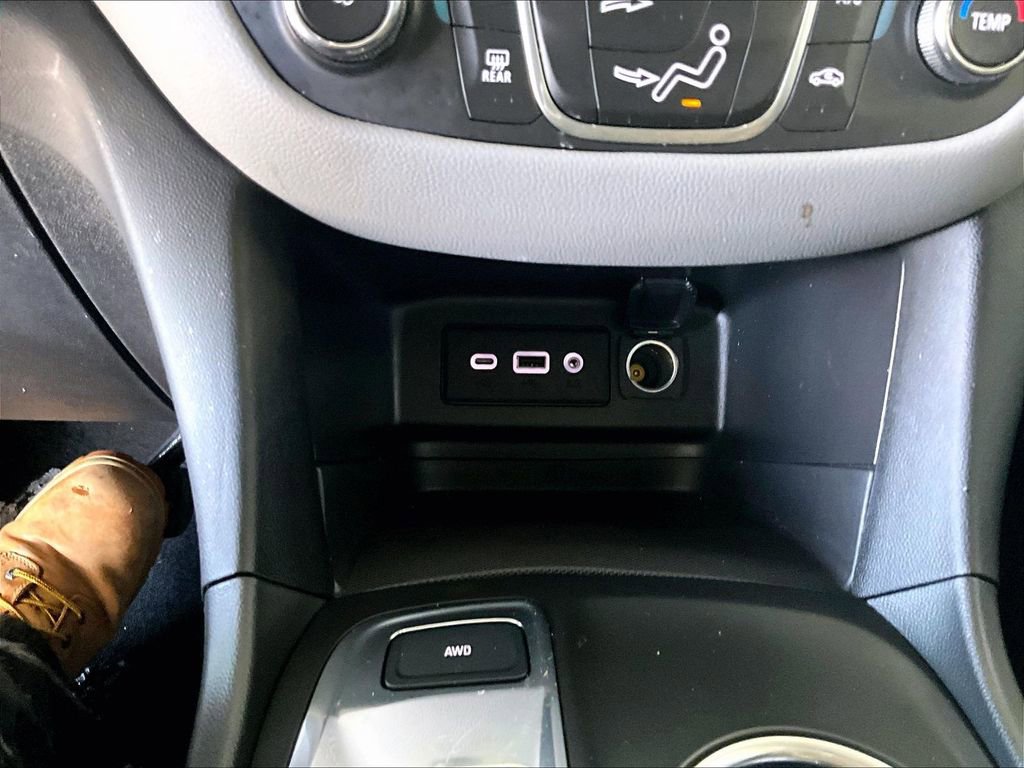 Used 2024 Chevrolet Equinox LS image 26