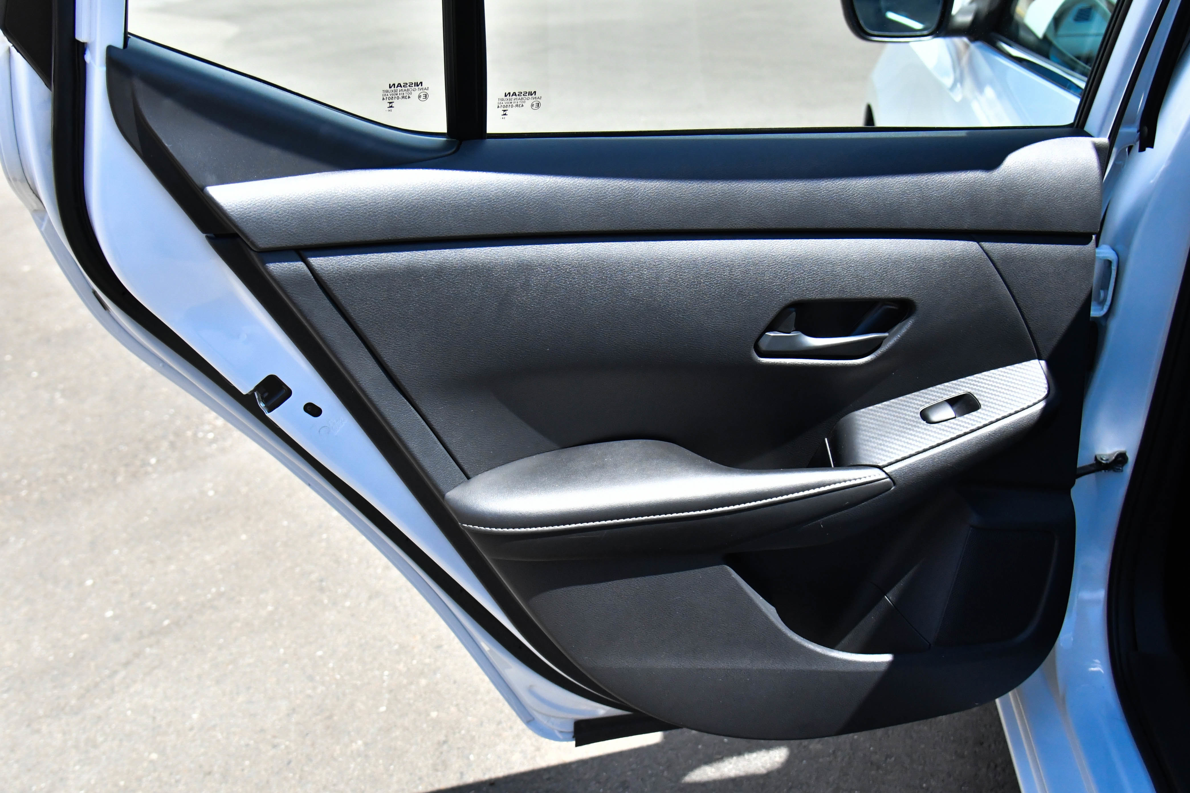 Used 2025 Nissan Sentra SV FWD image 30