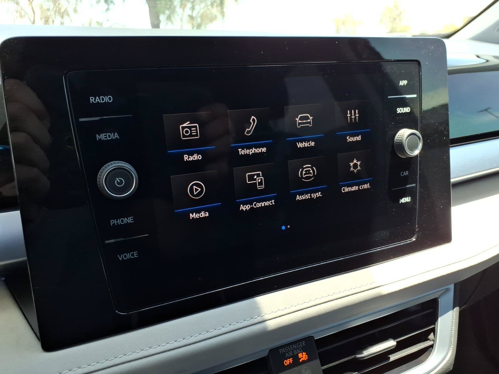 New 2026 Volkswagen Taos SE FWD image 18