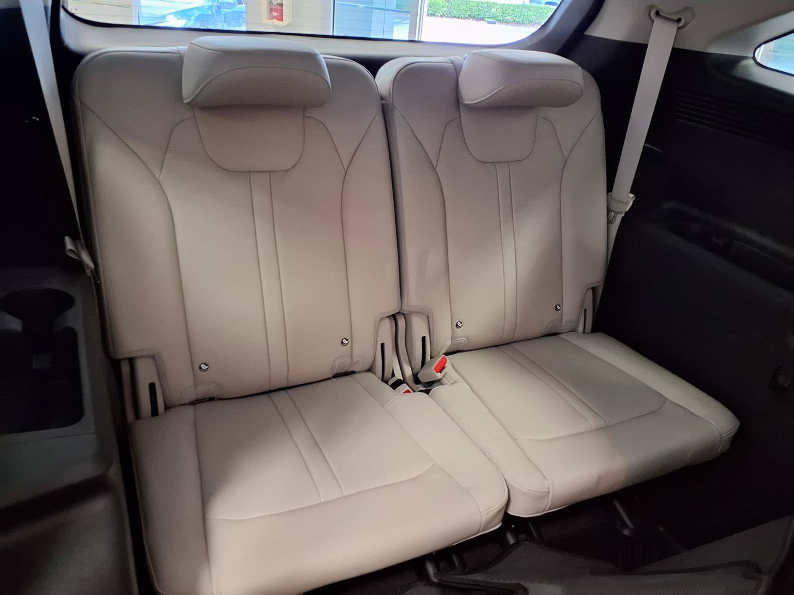 Used 2025 Kia Sorento EX FWD image 17
