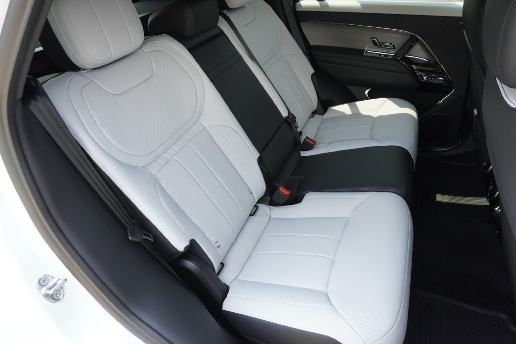 New 2026 Land Rover Range Rover Sport Dynamic SE AWD/4WD image 27