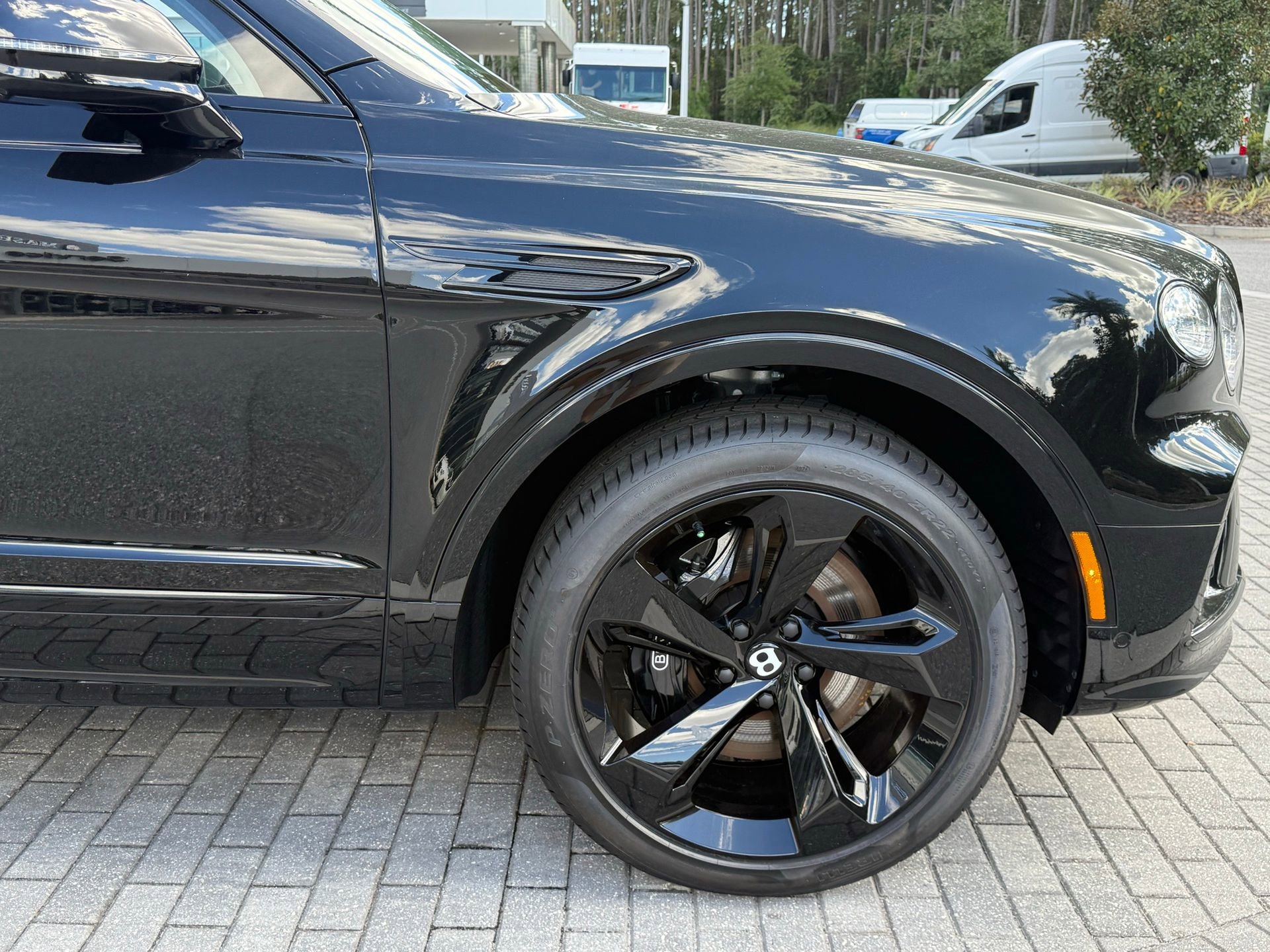 New 2025 Bentley Bentayga image 6