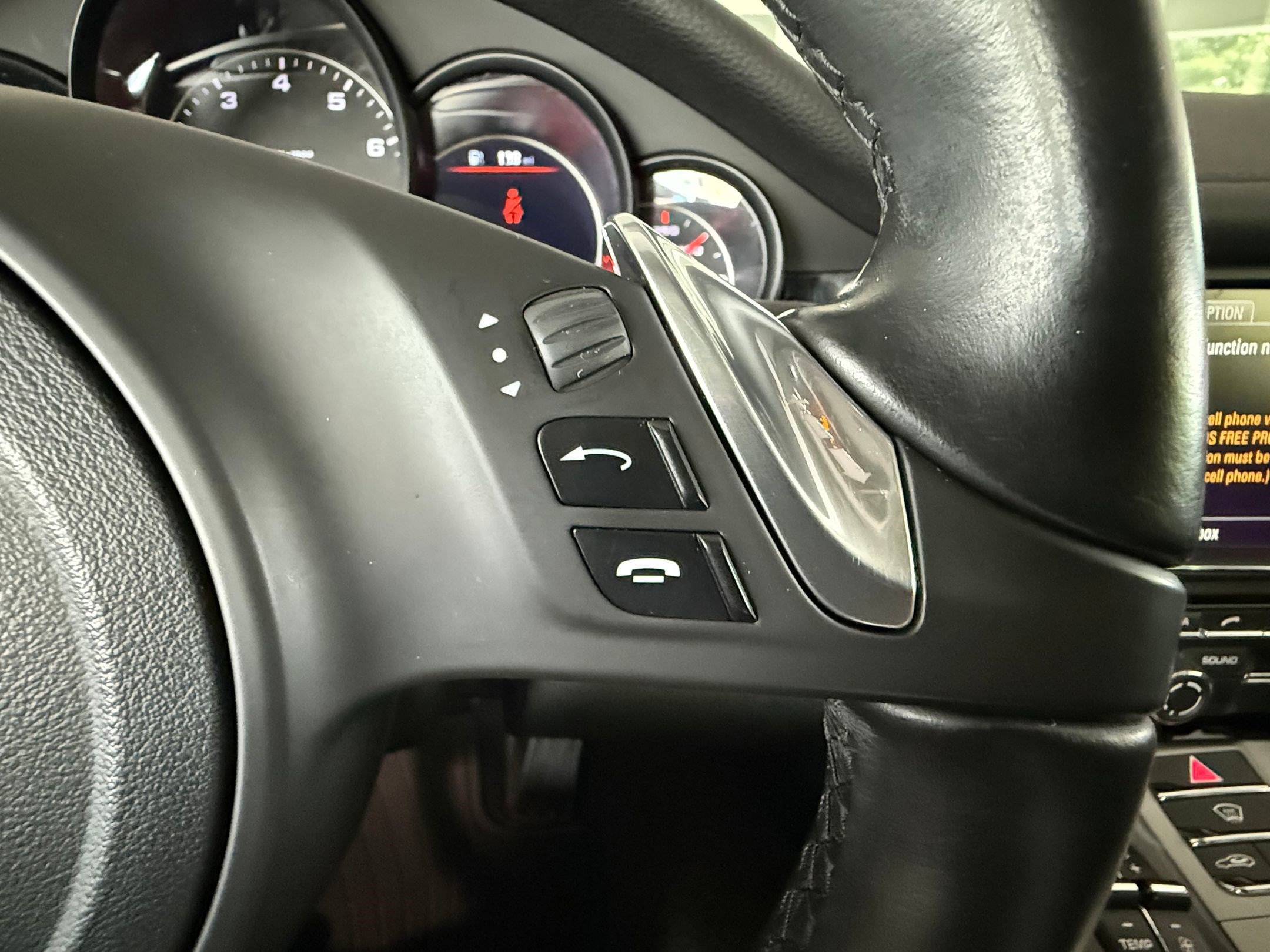 Used 2016 Porsche Panamera image 18