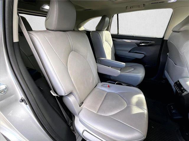 Used 2021 Toyota Highlander Platinum AWD/4WD image 29