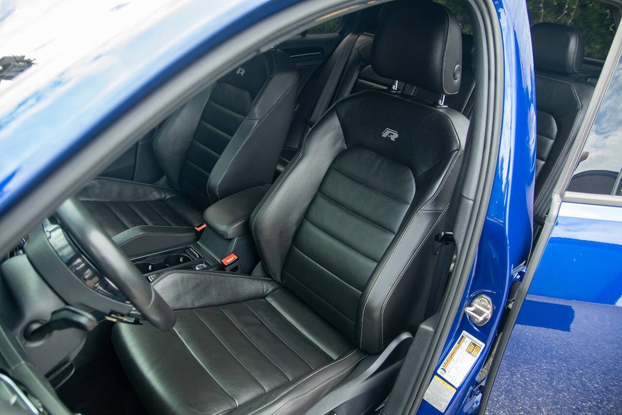 Used 2015 Volkswagen Golf R 4-Door AWD/4WD image 17