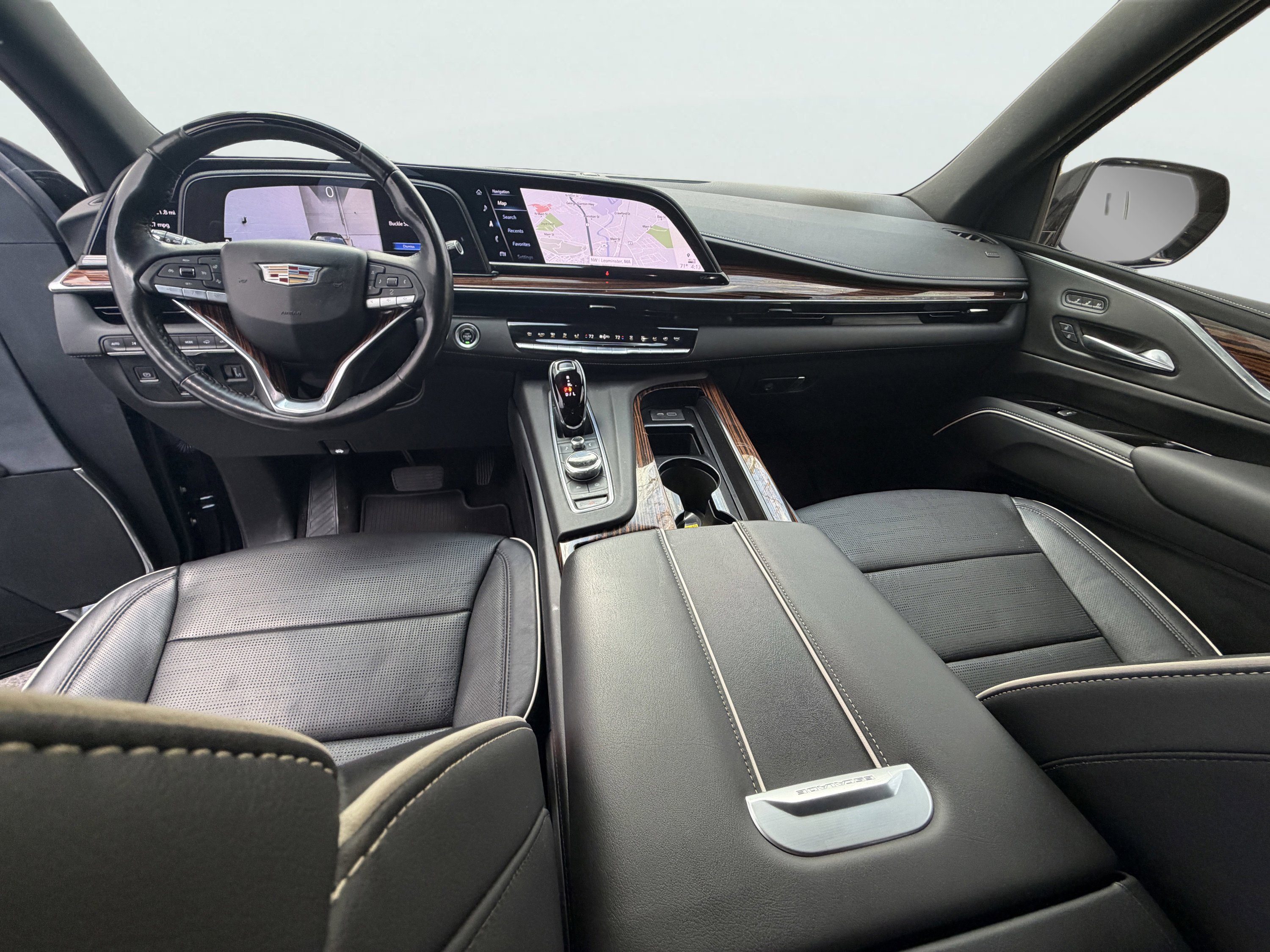 Used 2022 Cadillac Escalade ESV Premium Luxury w/ Performance Package AWD/4WD image 34