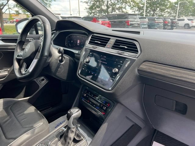 Used 2023 Volkswagen Tiguan SEL R-Line AWD/4WD image 40