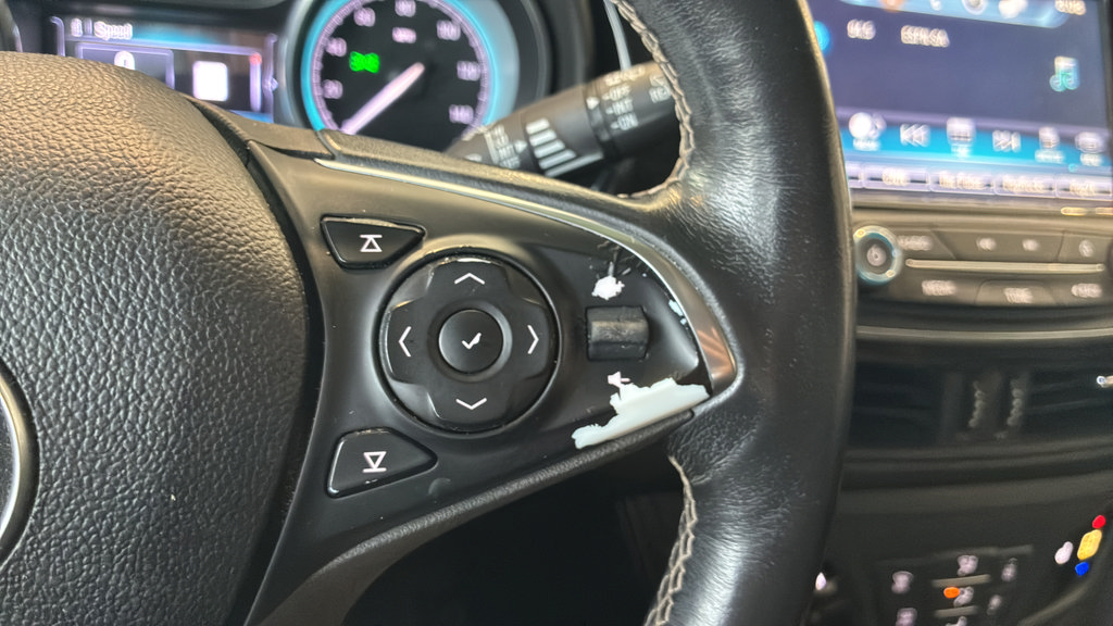 Used 2017 Buick Envision Essence FWD image 36