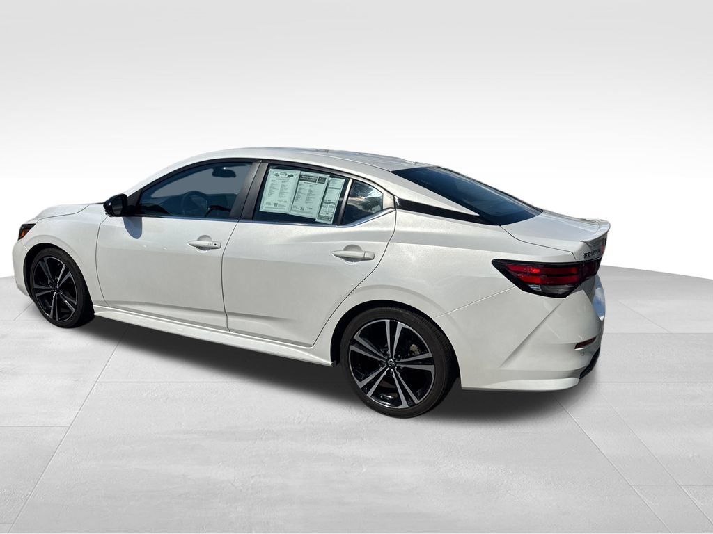 Used 2023 Nissan Sentra SR w/ SR Premium Package FWD image 3