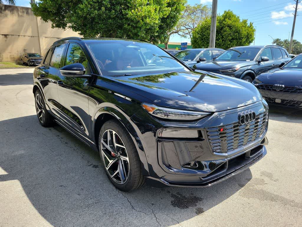 New 2027 Audi SQ6 e-tron Prestige AWD/4WD image 2