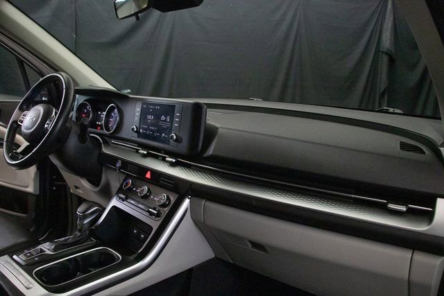 Used 2024 Kia Carnival LX image 15