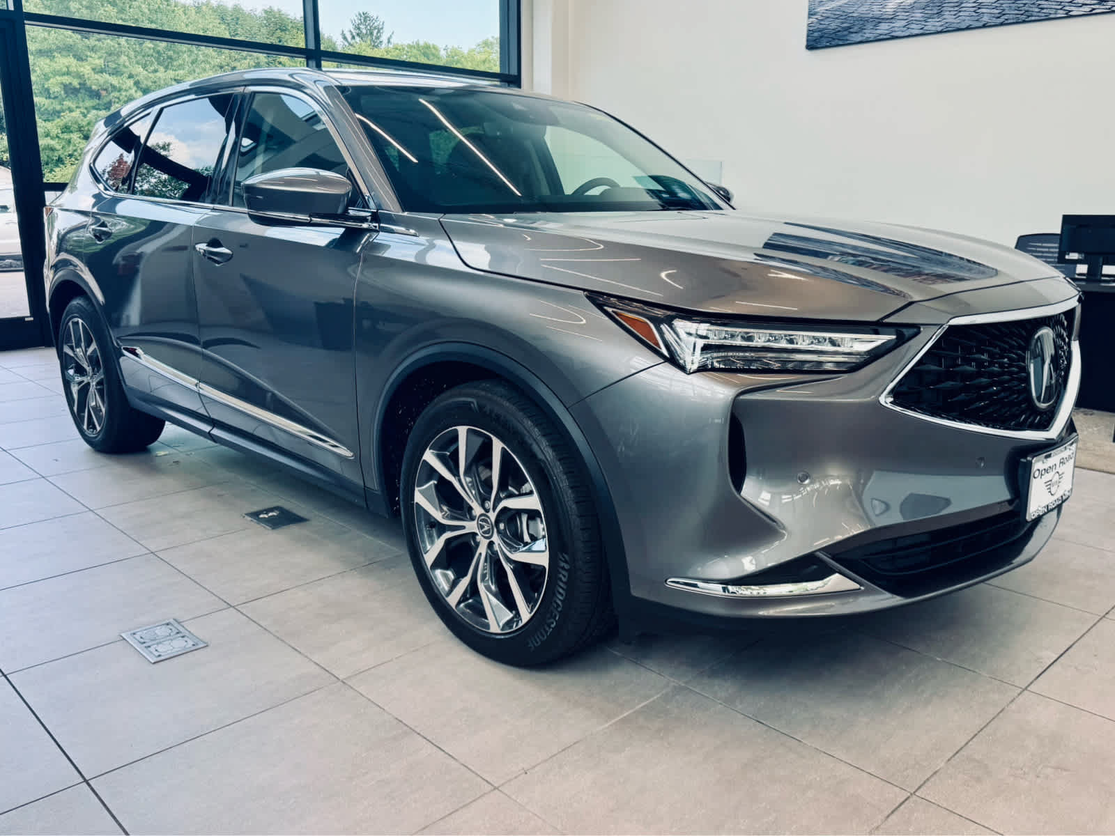 Used 2024 Acura MDX SH-AWD w/ Technology Package image 5