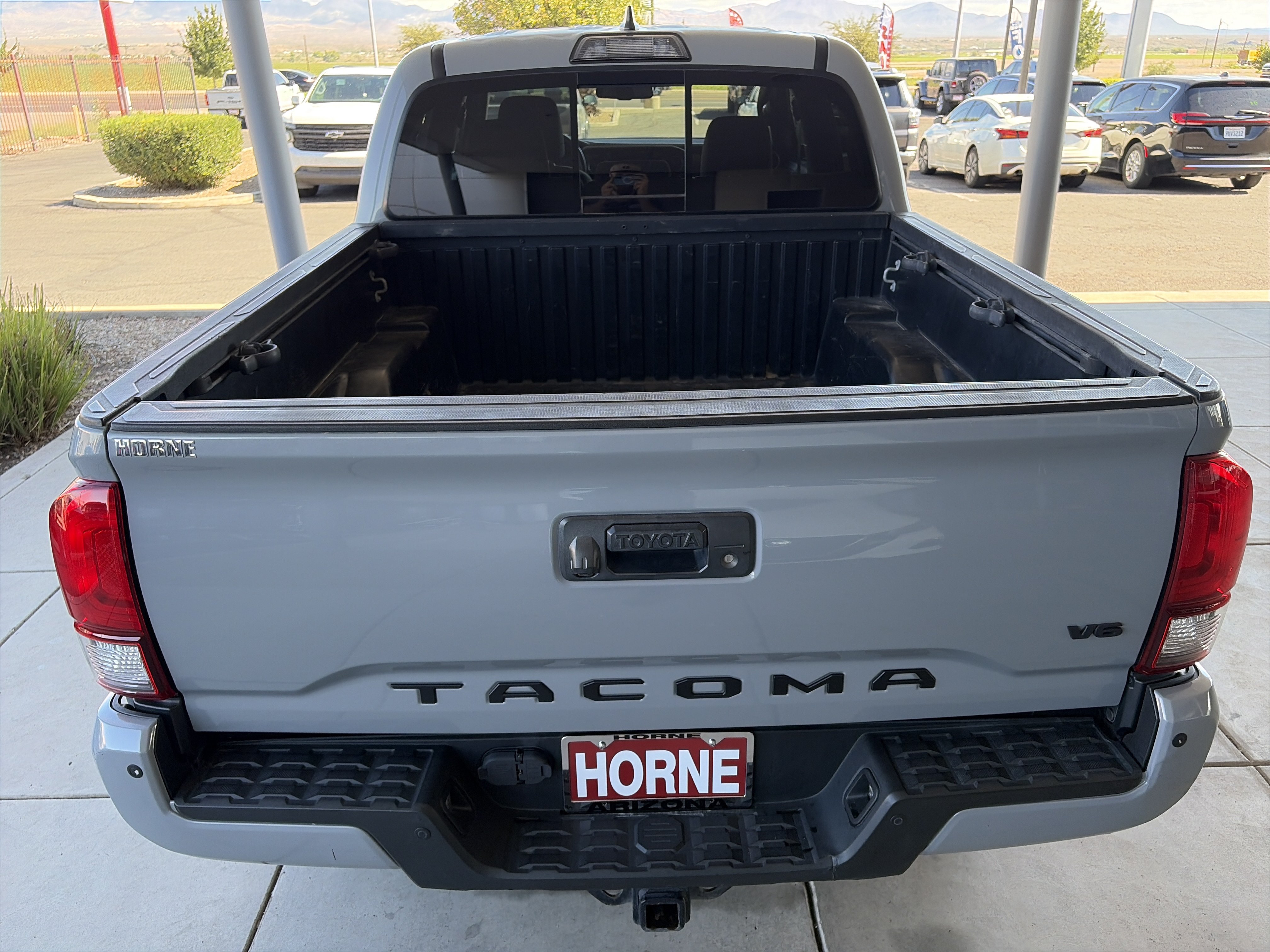 Used 2019 Toyota Tacoma TRD Off-Road w/ Technology Package AWD/4WD image 5