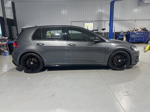 Used 2019 Volkswagen Golf R 4-Door image 8