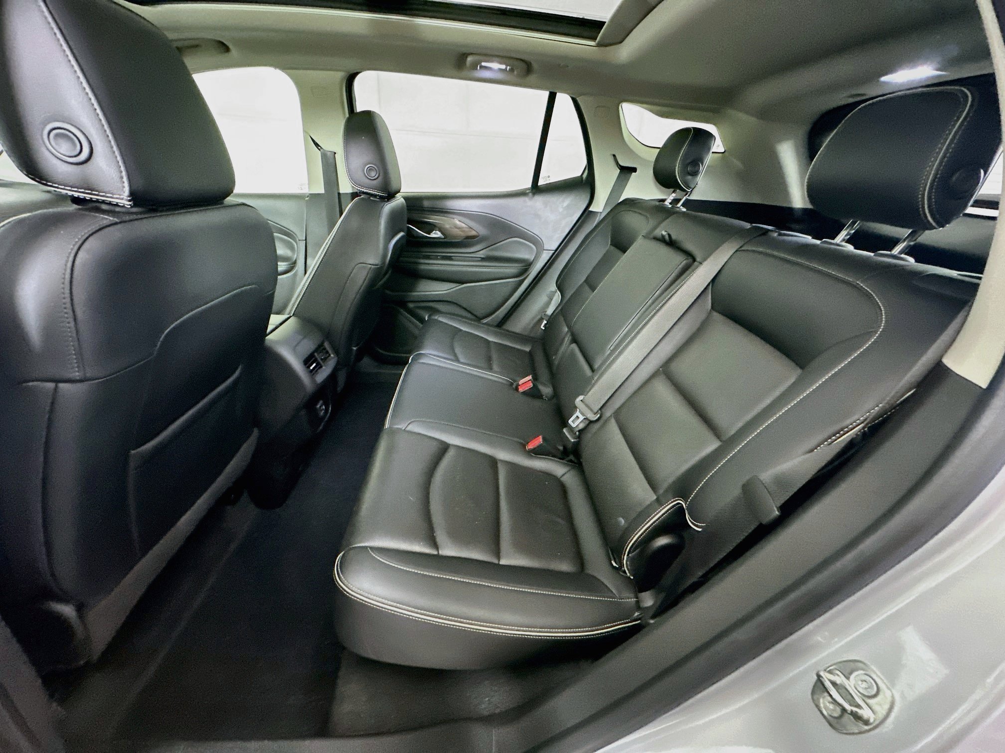 Used 2018 GMC Terrain Denali w/ Driver Alert Package II FWD image 28