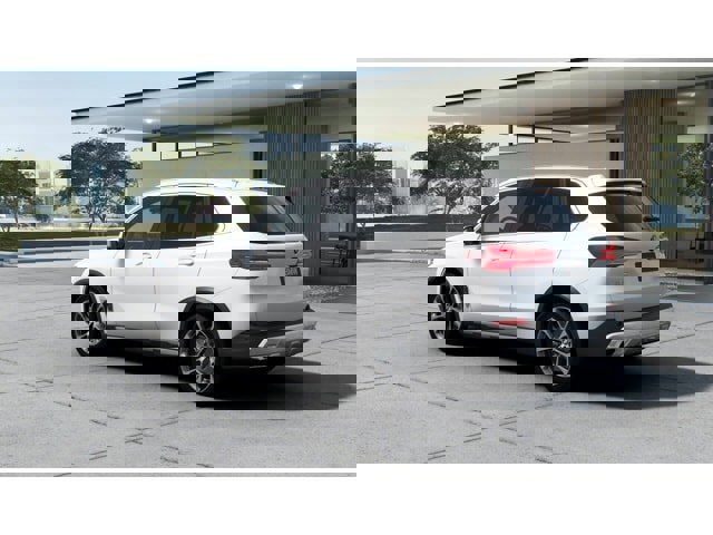 New 2026 BMW X5 xDrive40i w/ Premium Package image 2