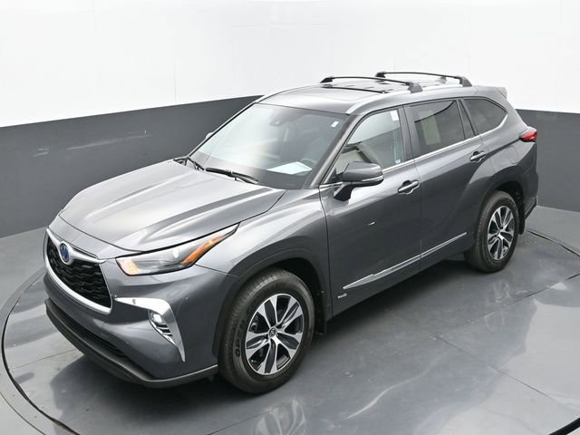 Used 2023 Toyota Highlander XLE AWD/4WD image 35