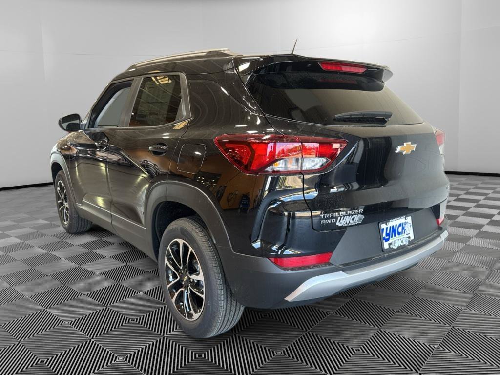 New 2026 Chevrolet TrailBlazer LT AWD/4WD image 3