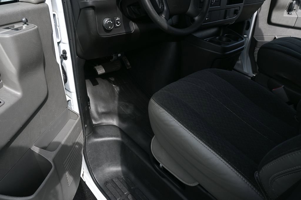 Used 2024 GMC Savana 2500 w/ Driver Convenience Package RWD image 7
