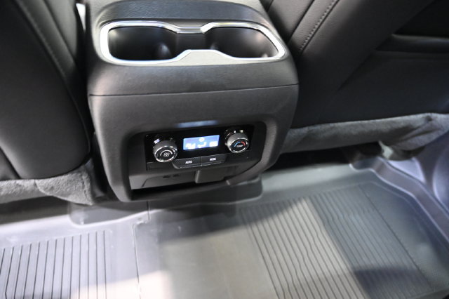 New 2027 Chevrolet Traverse LT w/ Midnight/Sport Edition FWD image 27
